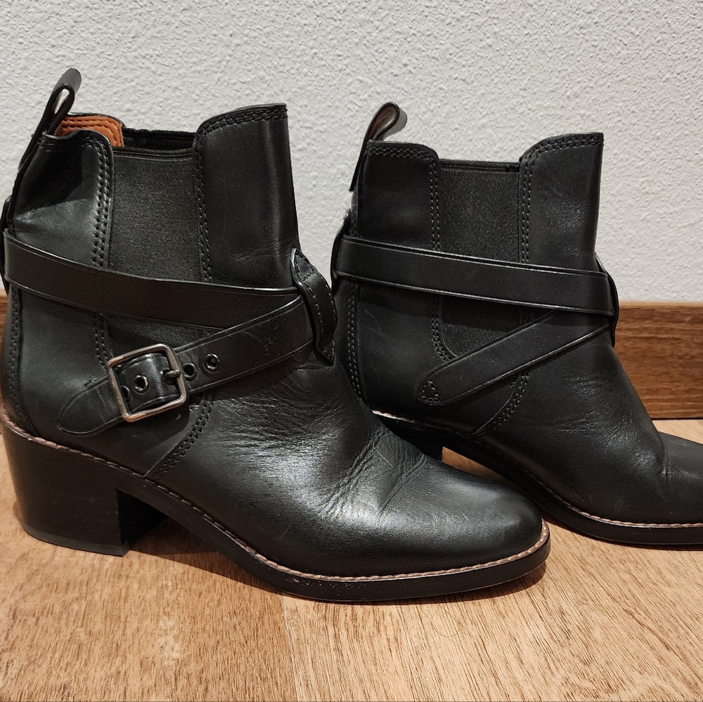 Coach Chelsea Buckle Boots SIZE 7 BLACK LEATHER - Picture 2 of 8